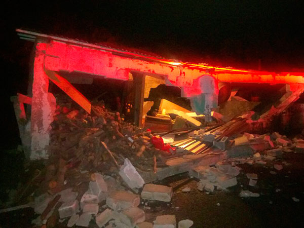 EN Unión Juárez varias casas y edificios resultaron con daños. FOTO: César Solís