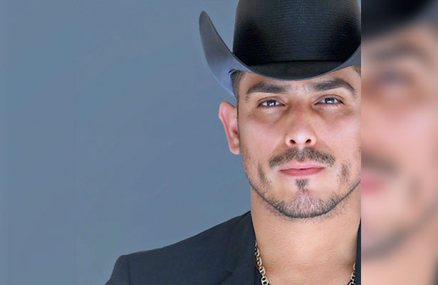 EN su pasada presentación en Querétaro, Espinoza Paz no logro reunir a más de 2 mil personas.