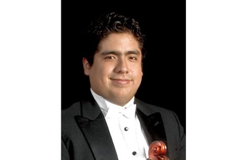 Inti Bullón, violista xalapeño.