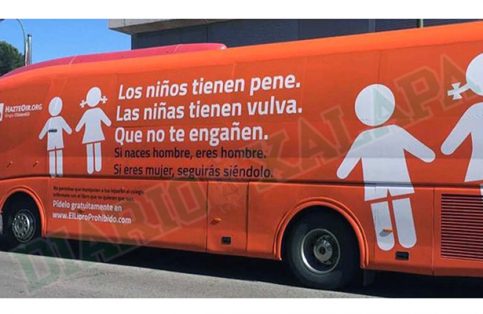 Autobús de la Libertad reclama el derecho de los padres a educar a sus hijos
