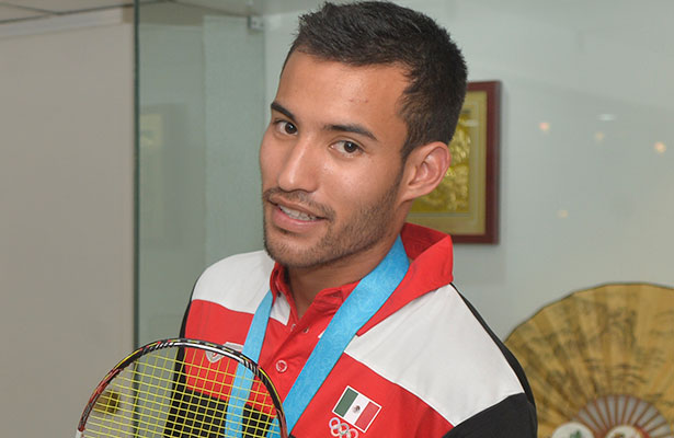 Lino Muñoz, invitado al juvenil de bádminton ESTO en línea