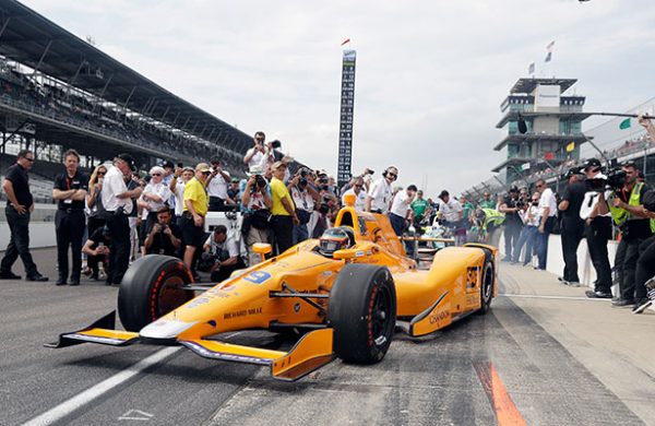 https://cdn.oem.com.mx/elesto/2017/05/nota-autos-alonso-1-600x390.jpg
