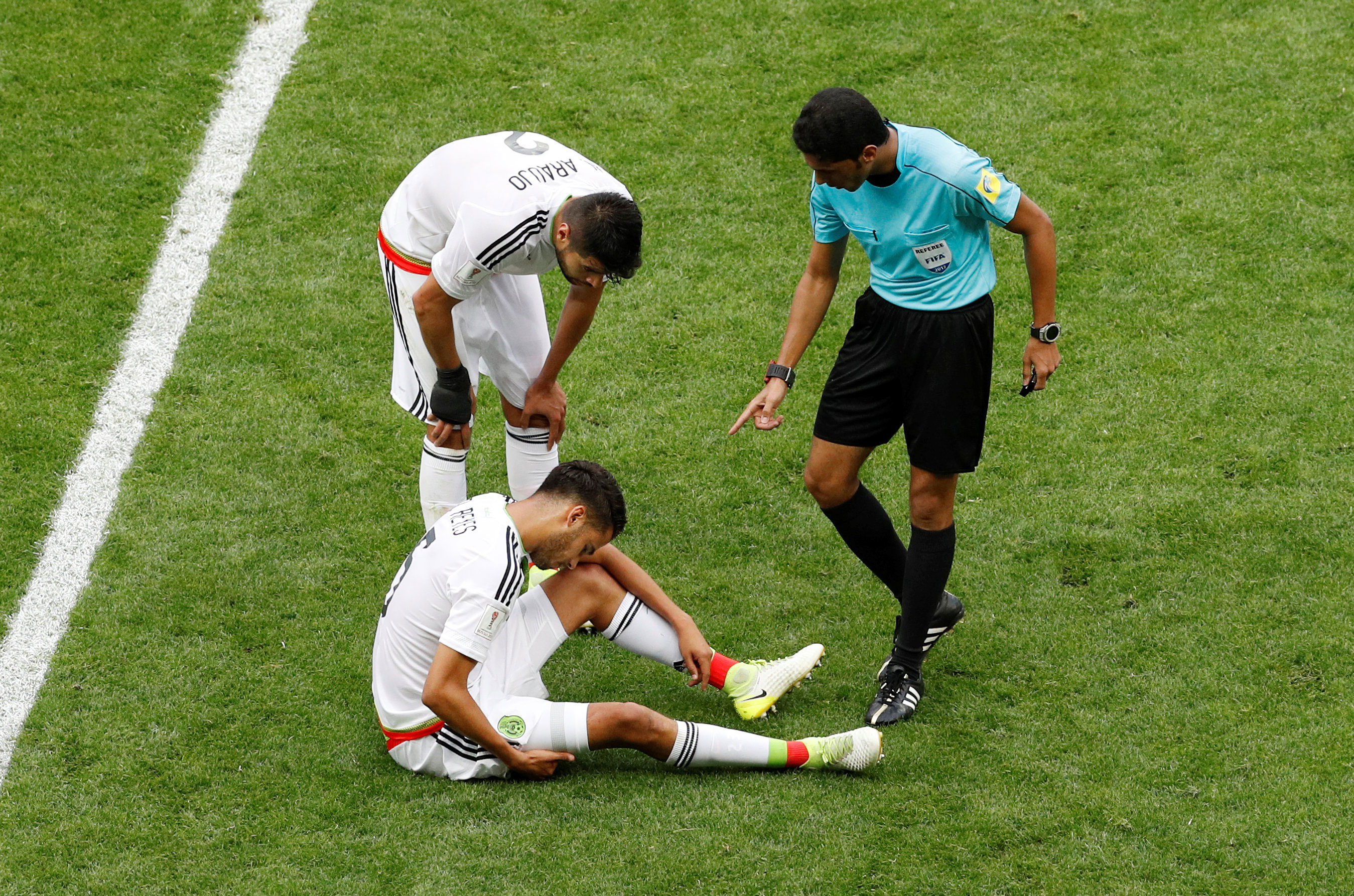 2017-06-24T154607Z_1328201927_RC1190D7A9E0_RTRMADP_3_SOCCER-CONFEDERATIONS-MEX-RUS