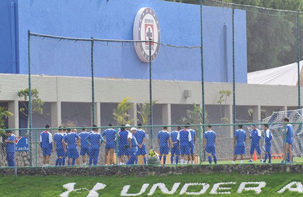Cruz Azul oficializa la contratación del futbolista español Édgar Méndez Cruz Azul oficializa la contratación del futbolista español Édgar Méndez