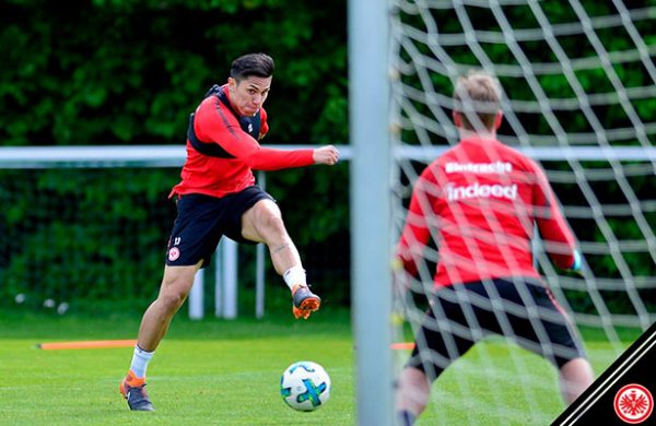 Carlos Salcedo se recupera y está listo para jugar