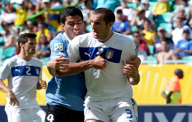 Luis-Suarez-Giorgio-Chielli