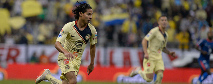 Diego Lainez does not shrink under the pressure