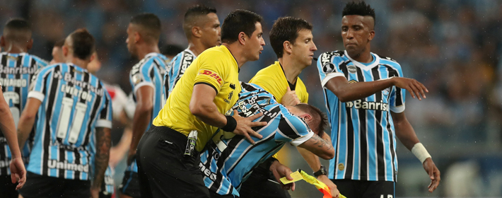 2018-10-31T025302Z_2019992305_RC13EF26B460_RTRMADP_3_SOCCER-LIBERTADORES-GREMIO-RIVER-PLATE