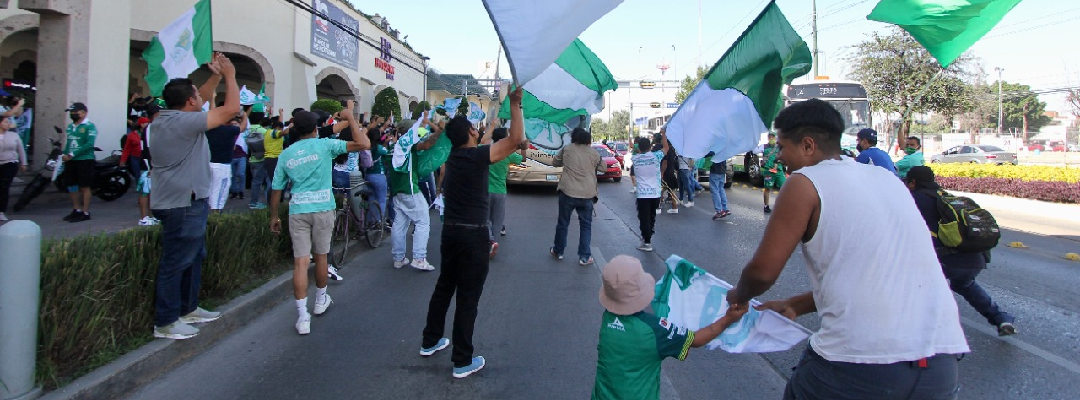 Final Liga MX_ Aficionados despiden a León con un carnaval