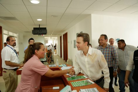 Fortalecemos servicios de salud en la frontera sur: Velasco