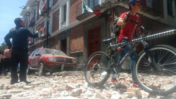 Un terremoto de 7,1 grados provocó derrumbes en ciudad de México Un terremoto de 7,1 grados provocó derrumbes en ciudad de México