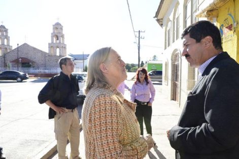 Acude Corral a poblaciones afectadas por la violencia