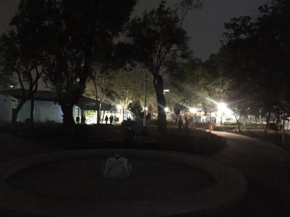 Parque Rojo, violento y a oscuras