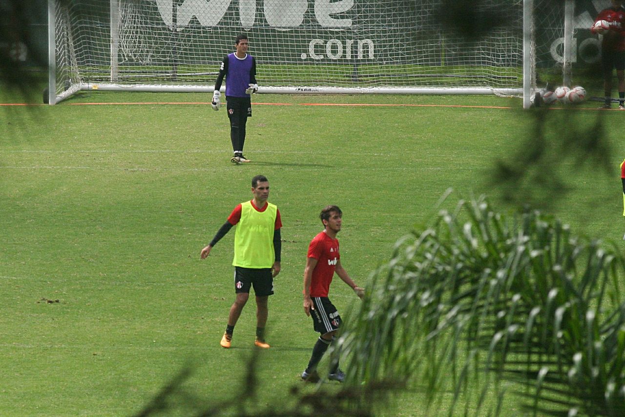 El "kaiser" seguirá con su preparación física, esperando el momento de saltar a la cancha. Foto: Francisco Rodríguez.