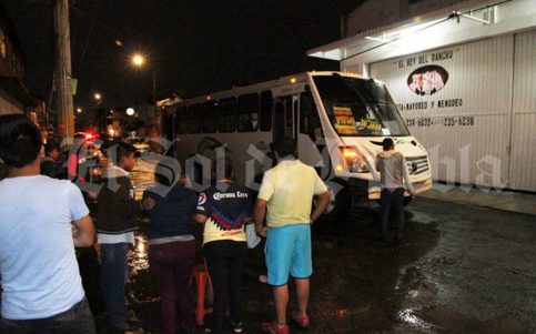 ¡Terror a bordo! Pasajero asesina a chofer