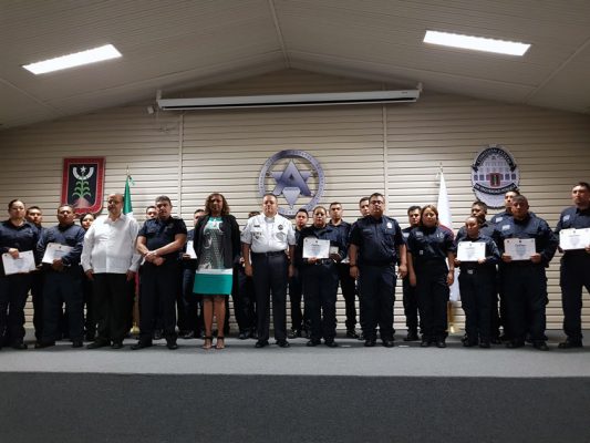 El comisariado de Seguridad, Alberto Capella Ibarra, entregó reconocimientos a los policías. Foto Cortesía