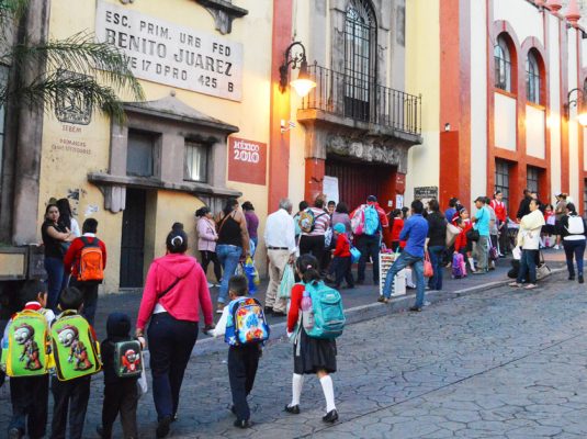 Con entusiasmo, los alumnos regresarán hoy a clases. Foto de Archivo