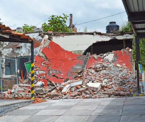Varias familias en Cuautla se quedaron sin casa; unas colapasaron en el sismo y otras fueron demolidas.
