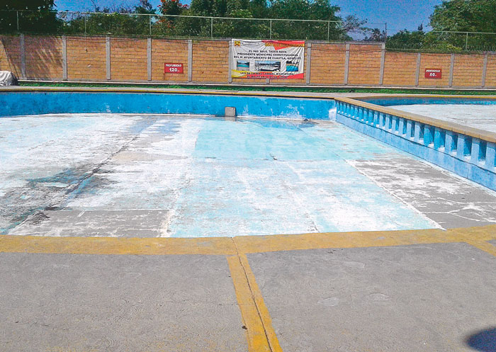 La alberca será rehabilitada en breve.
