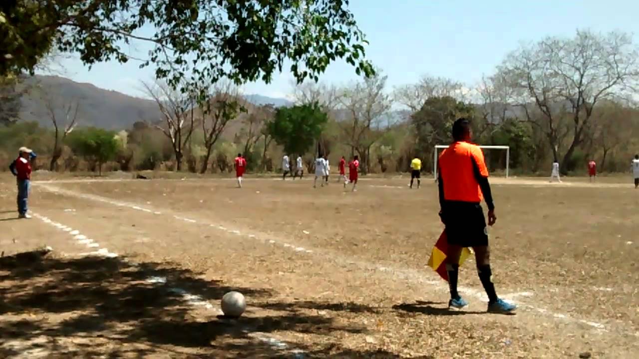 ›› EL DOMINGO se juegan los cuartos de final.