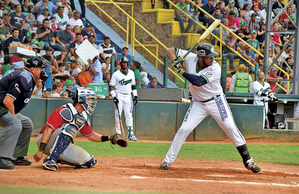 Daniel Mayora no conectó de hit en cuatro turnos a la caja de bateo, recibió dos bases por bolas, uno de ellos intencional.