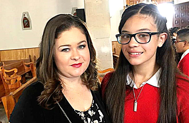 SANTIAGO PAPASQUIARO, Dgo. (OEM).- Galilea Flores Aguilar, se gradúa de la Escuela Primaria José María Morelos T.M., y es acompañada por su orgullosa familia.