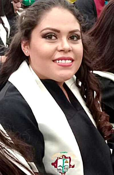 SAN JUAN DEL RÍO, Dgo. (OEM).- Lució muy guapa Fátima Noelia Quiñones en su graduación de Bachillerato.