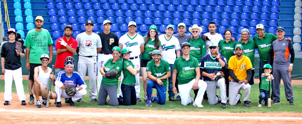 Club Generales de Durango, tuvo un bonito detalle al convivir con los cronistas deportivos en un encuentro de softbol con pelota floja.