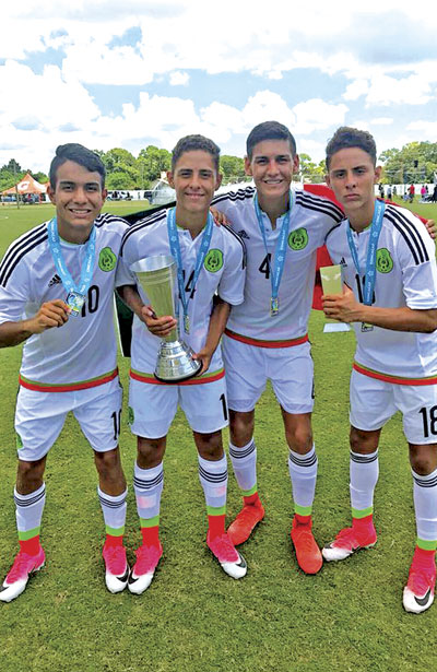 Luis Carlos y Luis Gustavo Martínez, enfundados en la camisa de la Selección Mexicana se consagraron como campeones de CONCACAF.
