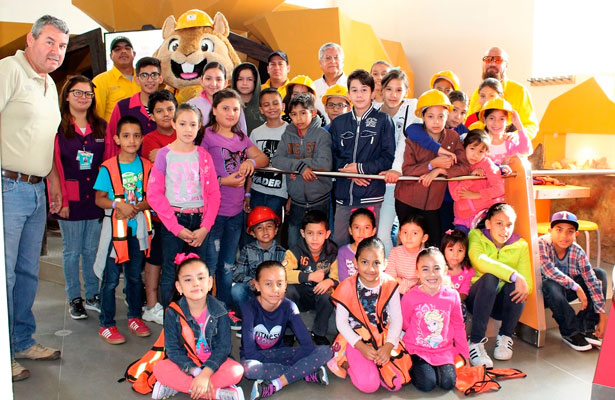 Finalizó el quinto curso-taller infantil de verano para familiares de los trabajadores de la Conafor.