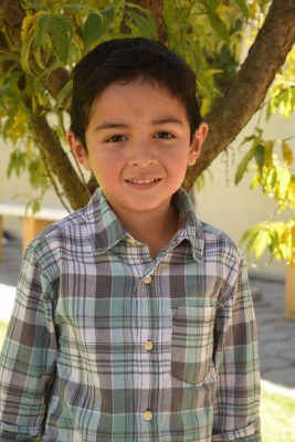 CANATLÁN, Dgo. (OEM).- El simpático Hugo Daniel Soto González celebró sus cinco años de feliz vida, acompañado de sus amiguitos del colegio, y sus papás Gisela y Hugo.