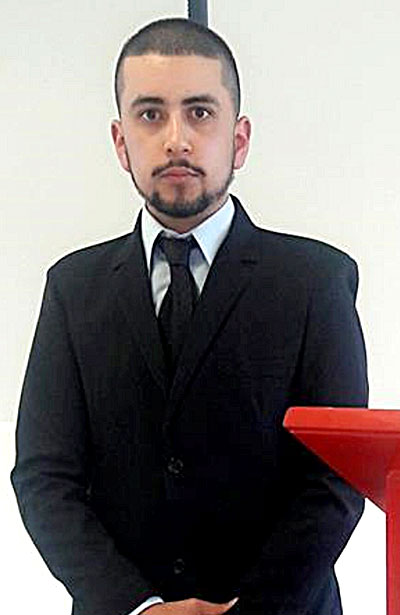 SANTIAGO PAPASQUIARO, Dgo. (OEM).- Miguel Ángel Leyva Herrera, presentó examen profesional de Licenciado en Derecho.