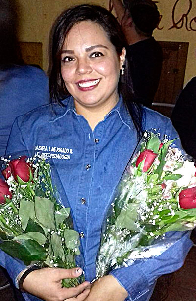 SANTIAGO PAPASQUIARO, Dgo. (OEM).- Yadira Mejorado Rodríguez es una bella mujer de perseverancia y de familia.