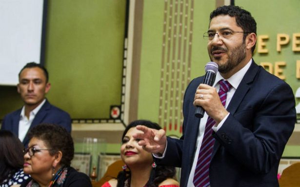 Propone Batres reducir salarios a los tres niveles de gobierno