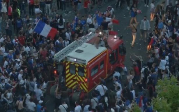 Euforia por el campeonato se sale de control: disturbios y gases lacrimógenos en París