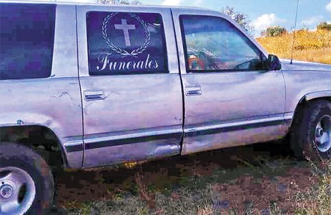 Usan una carroza y roban gasolina