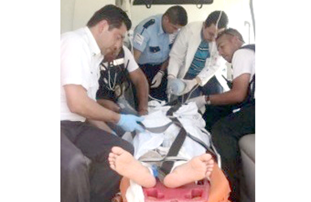 EL AFECTADO fue trasladado de emergencia a la clínica ocho del Instituto Mexicano del Seguro Social. Foto: El Sol de Hidalgo.