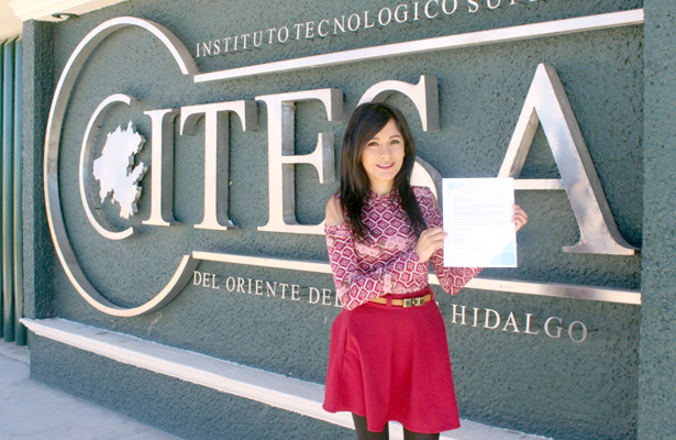 Representa alumna al Altiplano en conferencia nacional de la ANUIES