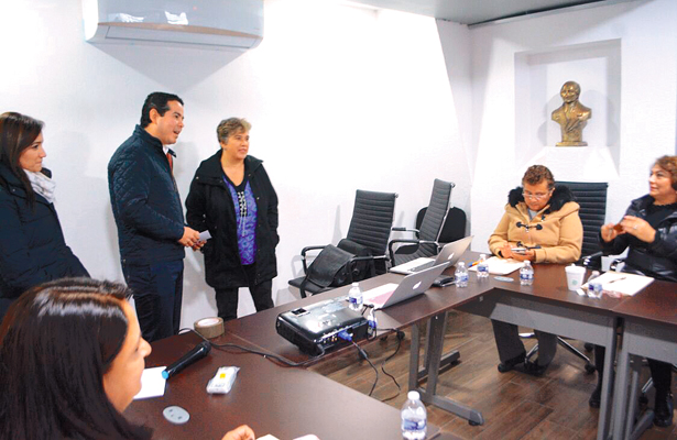 Capacitan a asamblea de Tula