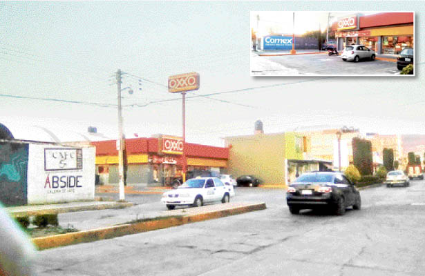 Hábiles sujetos hacen de las suyas en un Oxxo