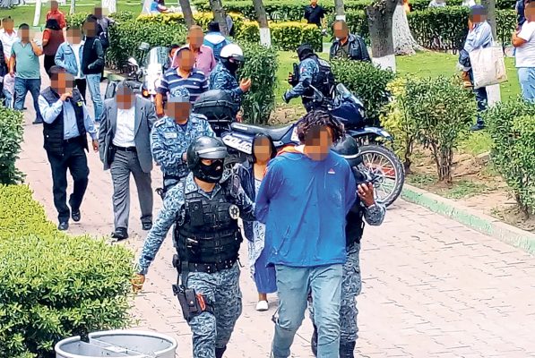 Cachan a supuesto narquito en céntrico parque