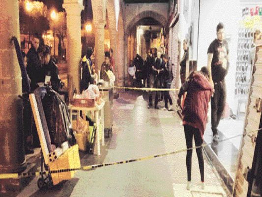 Picado con filosas tijeras, en el Centro
