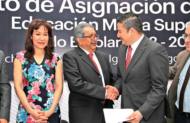 Titular de la SEPH encabeza acto de asignación de plazas