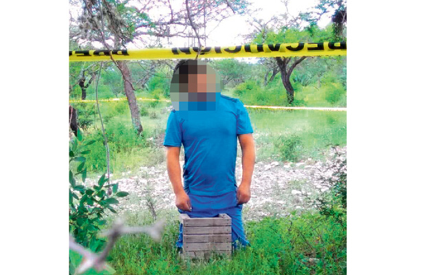 Colgó su vida en la rama de un mezquite