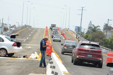 Abre a medias puente de Constituyentes