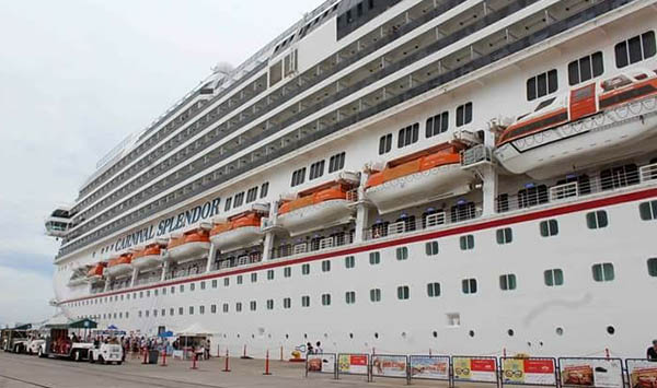 Llega crucero a Mazatlán que iba a Los Cabos