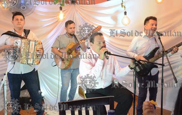 Julio Preciado realiza su nuevo video en Mazatlán