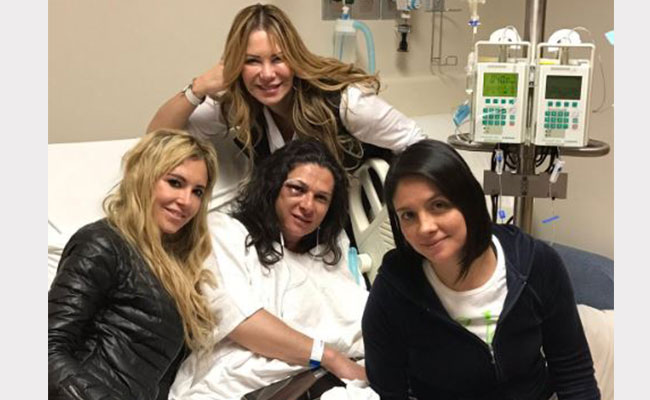 Ha recibido visitas en el hospital, entre ellas la del la ministra cónsul de Ecuador en México. Foto: Twitter @mariasolcorral