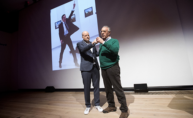 Fotógrafo turco Burhan Ozbilici, ganador del primer lugar del World Press Photo.