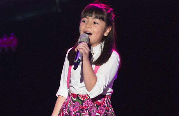 SARA DONG conquistó con su voz al equipo de Emmanuel y Mijares.